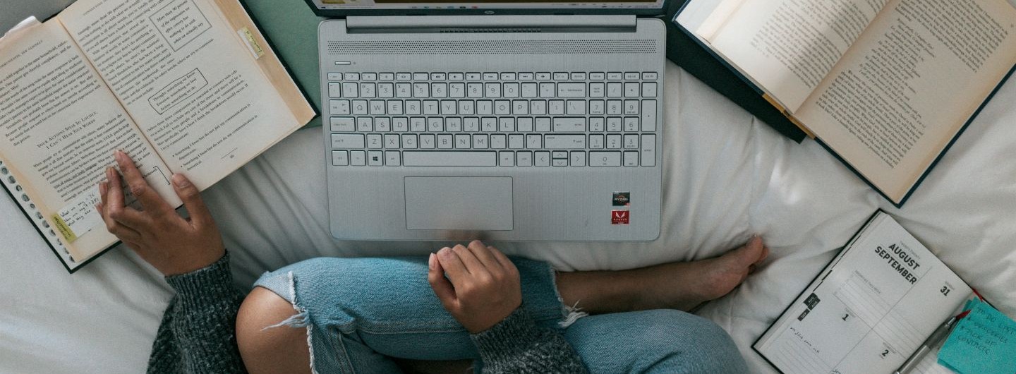 Lernen mit professioneller Hilfe: Der Leitfaden für deinen Lernerfolg